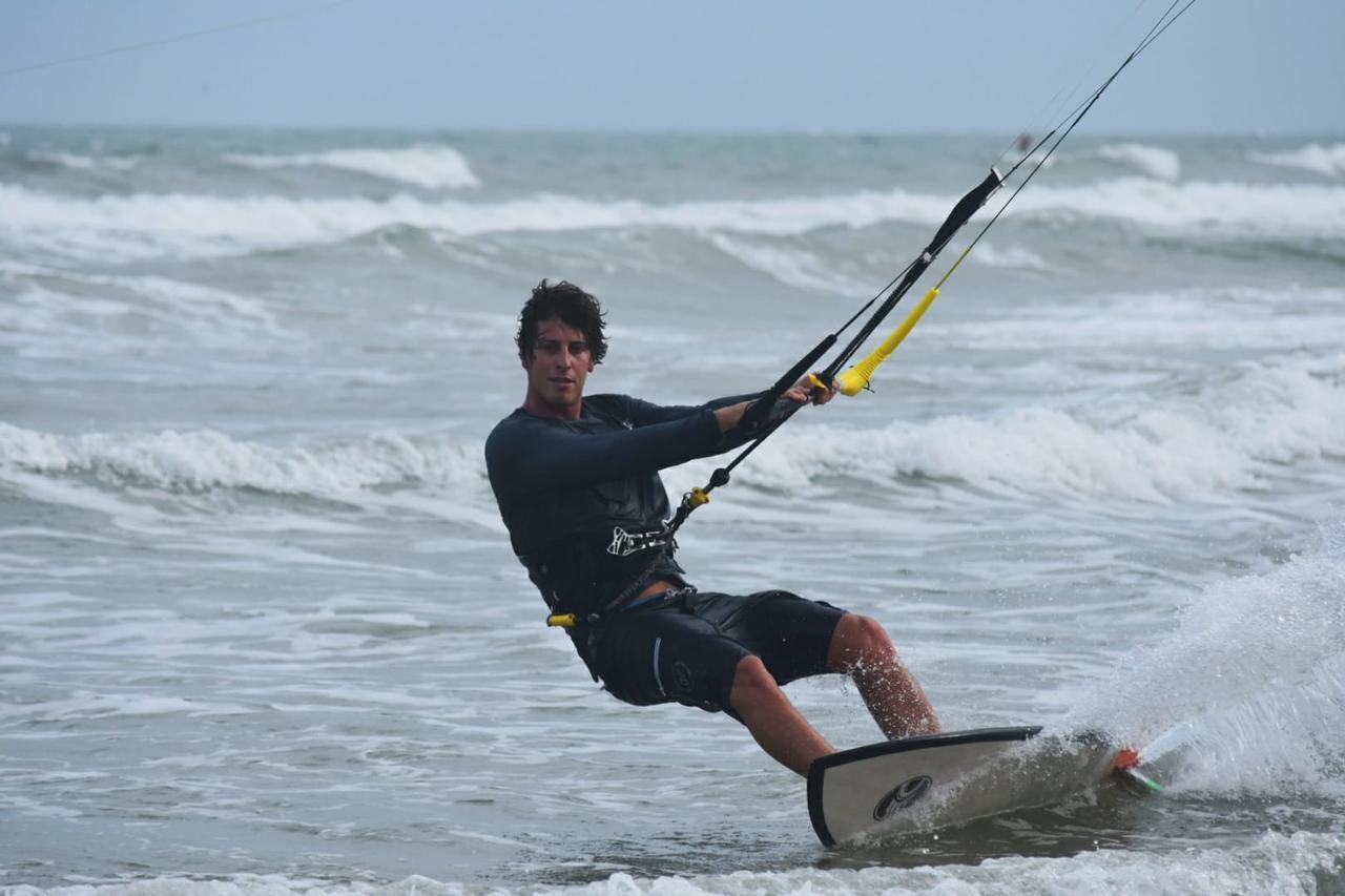 Source Kiteboarding/Lodge Phan Thiết Buitenkant foto